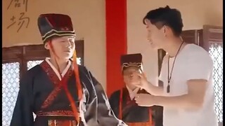[ซีรีส์จีน] จากยาจกกลายเป็นมหาเศรษฐี ในชั่วข้ามคืน หลังขับรถย้อนเวลาไปช่วย ราชินี