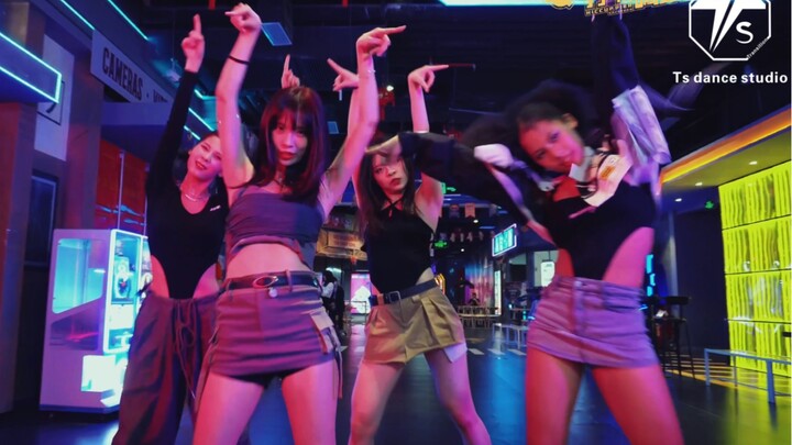 An elementary school student participated in the filming of the "Shutdown" MV for the first time! Hi