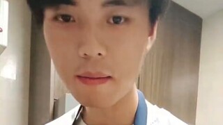 "วันหนึ่ง เมื่อบล็อกเกอร์ด้านเอฟเฟกต์พิเศษหันมาที่ห้องนั่งเล่น อุลตร้าแมนก็ทำอาหาร! ? "