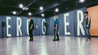 【伯远】【卓沅】《spotlight》全开麦live练习室侧拍一则