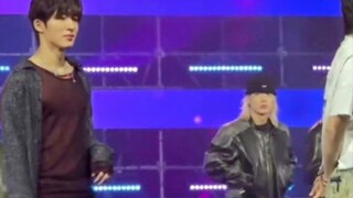 جين هان بين وآيكون على نفس المنصة، رائع حقًا