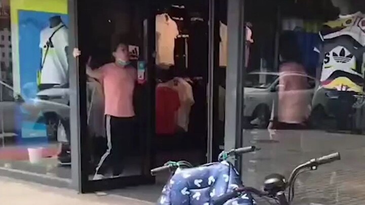 Salesperson: Sir, please fix the door first, and then I’ll tell you where to go.