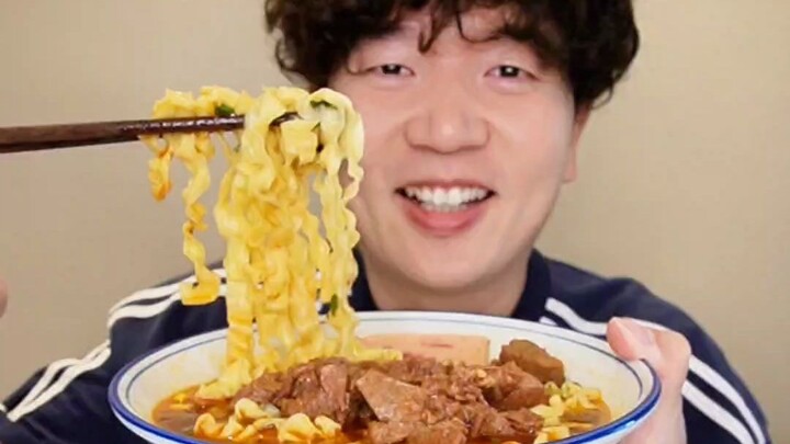 Makan mie instan selama 100 hari berturut-turut – Hari ke-24: Mie potong tangan tanpa cuka, harus di