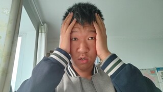 Ada 52 orang di kelas seni liberal, 40 di antaranya perempuan. Terlalu banyak perempuan.