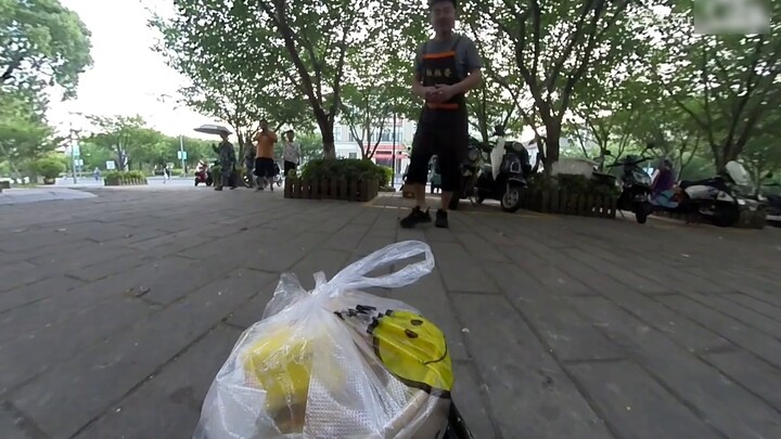 Driving a remote control car to buy food in the dormitory