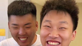 寝室纸牌游戏，室友竟出奇招，这我能让？