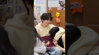 KTX Nữ Có Một Nàng Tomboy || Tiểu Chúc - 小粥同学