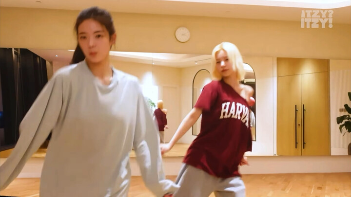 【Krupuk Kelapa yejisu】Pukul dua pagi, berdua berlatih bersama