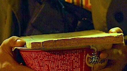 Bát mì tôm này toàn là tiền tôi xin từ sư phụ mà có...