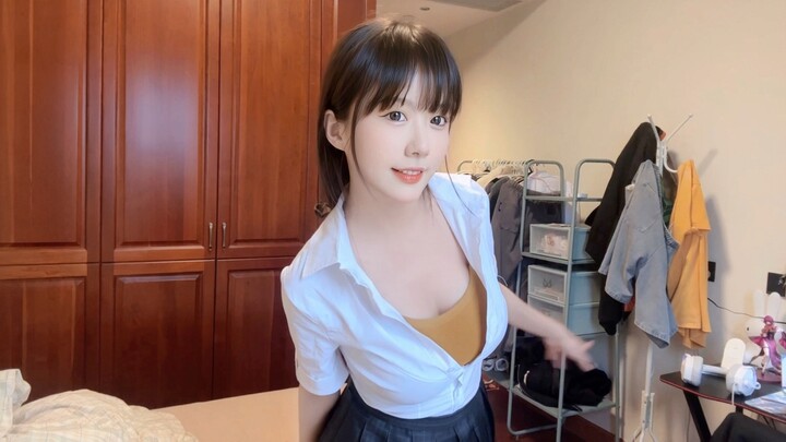 Người hâm mộ bảo mặt mộc đẹp, thế mà lại lén bỏ theo dõi???