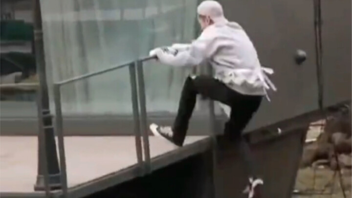 Wang Hedi bakalan ketawa banget hahahahahahahaha! ! ! ! ! Pria tampan yang lucu! ! ! ! !