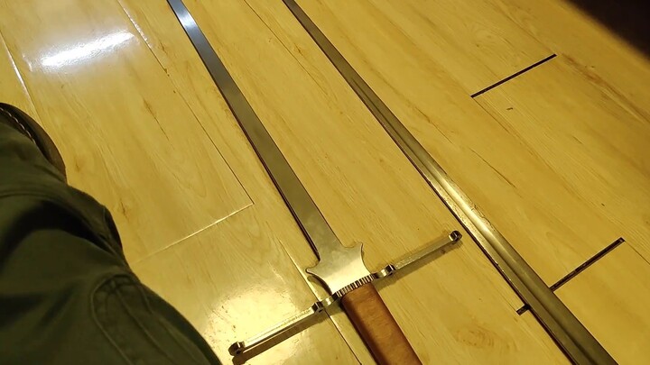 About the incident where my friend's ordinary Hema long sword was suddenly renamed "Houtingzhihua"
