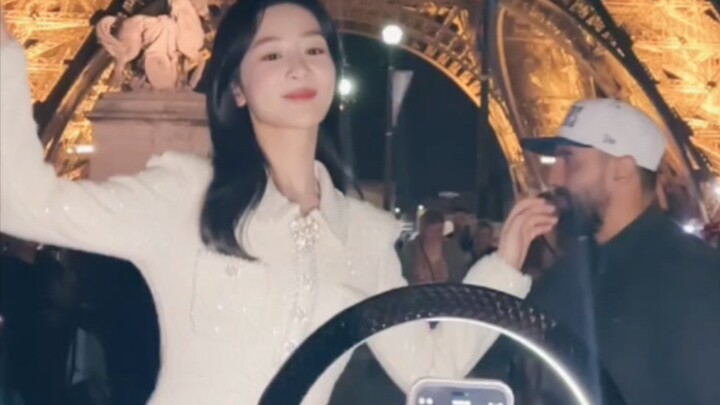 Yang Zi: Sayangku yang percaya diri, bahagia, dan cantik sekali, aku sangat suka video ini