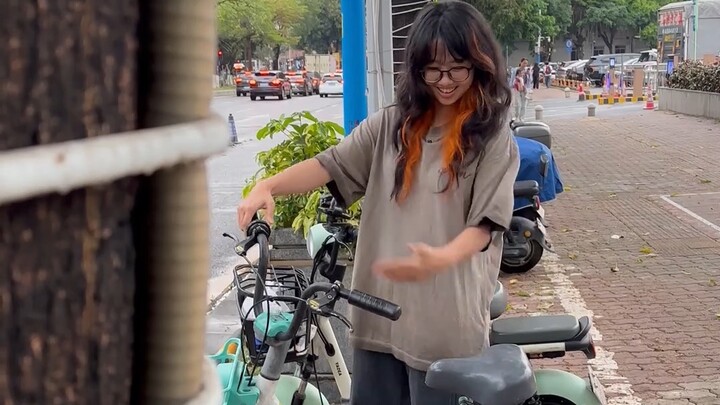 When waiting for customers outside, be sure to prioritize safety with shared bikes!