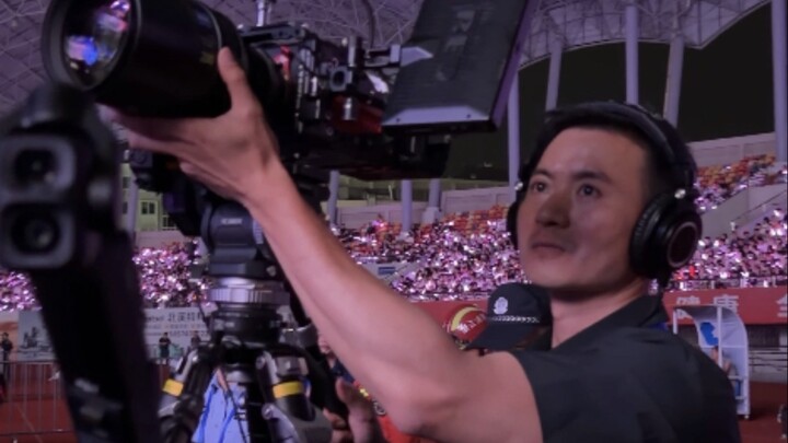 มีแค่เลนส์เทเลโฟโต้ระยะชัด 200 มม. จะถ่ายคอนเสิร์ตของหวังซินหลิงยังไงดี