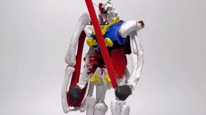 “Kegunaan Ajaib Tulang Ayam: Membuat Puisi Baja Gundam”