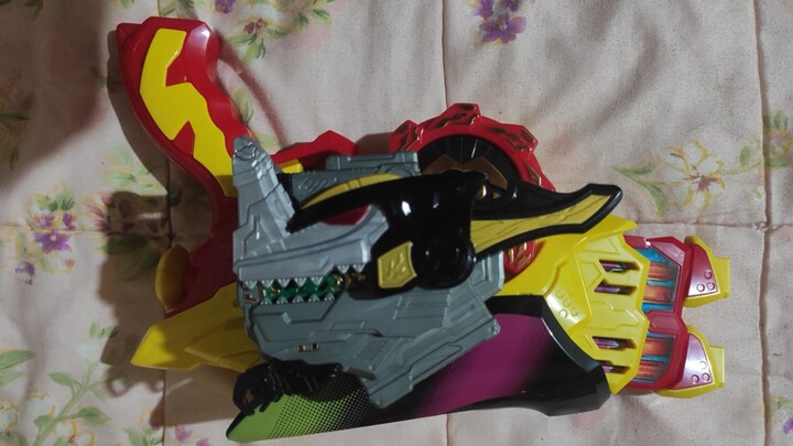 Trả lời câu hỏi của khán giả, liệu All World Beasts có thể được liên kết với blaster của Bataro khôn