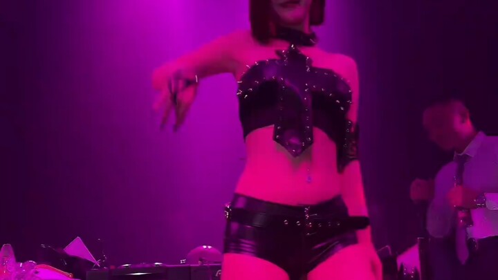 I heard you want to see me dance this