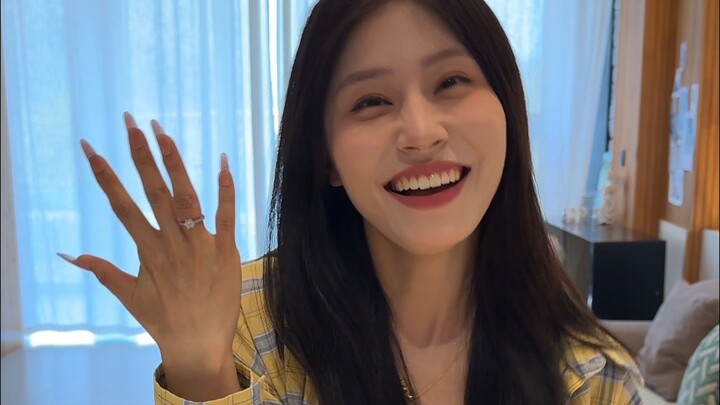 Thái Xã chết mất thôi, cô ấy lại còn lấy ra lời thề tôi viết khi kết hôn!