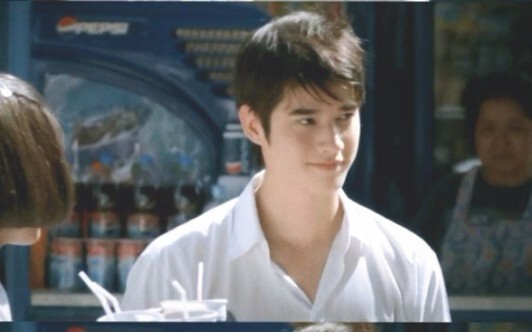 ทุกครั้งที่คุณมองฉัน ฉันก็จะแสร้งทำเป็นมองไปทางอื่น และเมื่อคุณมองไปทางอื่น ฉันก็จะมองคุณเสมอ #รักสอ