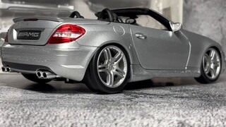 Folding convertible, low-lying posture, both the exterior and interior can be modified!
