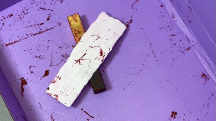 Misteri Lipstik yang Keluar dari Tube