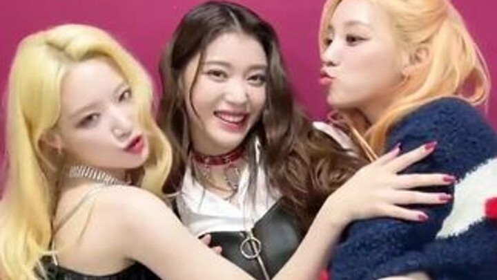 ชาลเลนจ์เต้นเพลง “NXDE” ของเหลยซูฮวา x ซ่งอวี่ฉี x เสิ่นเสี่ยวถิง! สายจีนมาแล้ว!