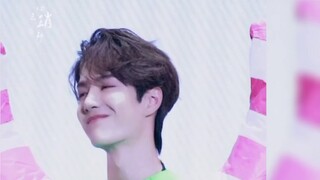 [Bo Jun Yi Xiao] The piglet attacker, while acting like a spoiled child...is killing me! !
