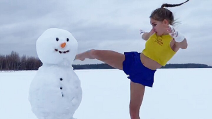 Berapa banyak cara sebenarnya yang dimiliki gadis tangguh Rusia untuk mengalahkan Raja Salju? (Mandi