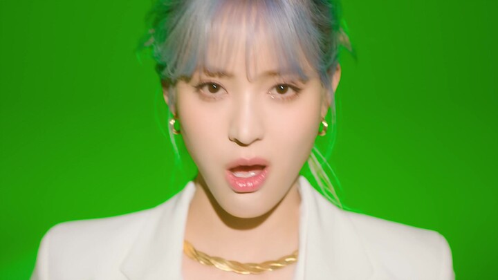 钥要回归了，所以回顾一下出道曲我个人最喜欢的一套服装，好像也是唯一的非运动服。H1-KEY《ATHLETIC GIRL》