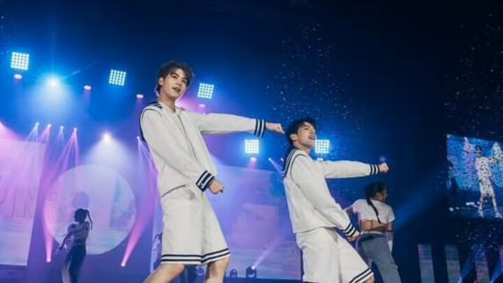 Liputan langsung tarian Ping – OMG MEENPING 1st FAN MEETING Hari ke-1