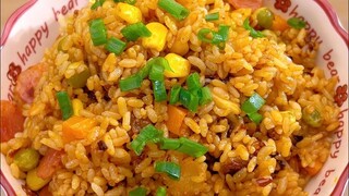 This pot combines meat and veggies—there’s both vegetables and meat. If you’re not sure what to eat,