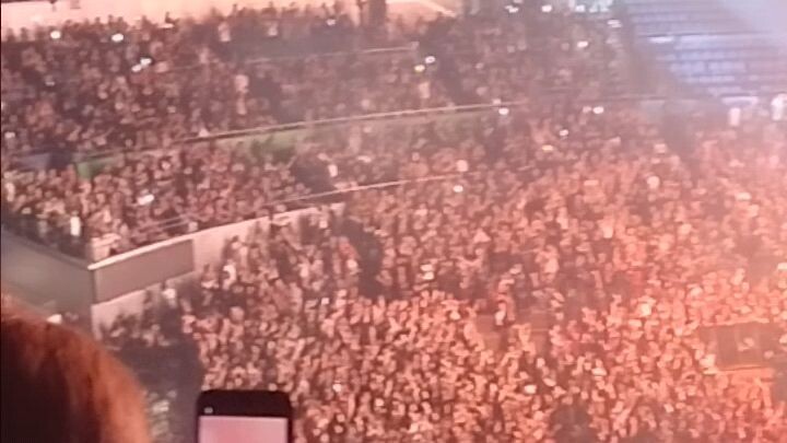 ONE OK ROCK LIVE