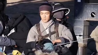 射雕路透，靖哥哥上身，肖战沉迷练武的样子，真的很郭靖