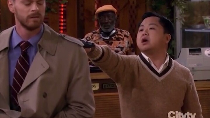 [2 Broke Girls] Usually so meek and obedient! But when it comes to being goofy, she’s definitely six