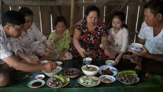 Sườn Non Ram Mặn Bữa Cơm Gia Đình Bên Căn Chòi Lá Trong Mùa Giáng Sinh Thật Ấm Áp| TKQ & Family T499