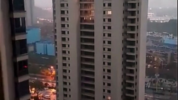 Saat Anda keluar untuk menonton video Yu Xiao C di malam hari