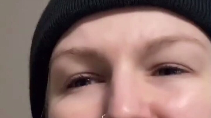 [كالميكريس] الانفصام اليومي للآنسة الصغيرة