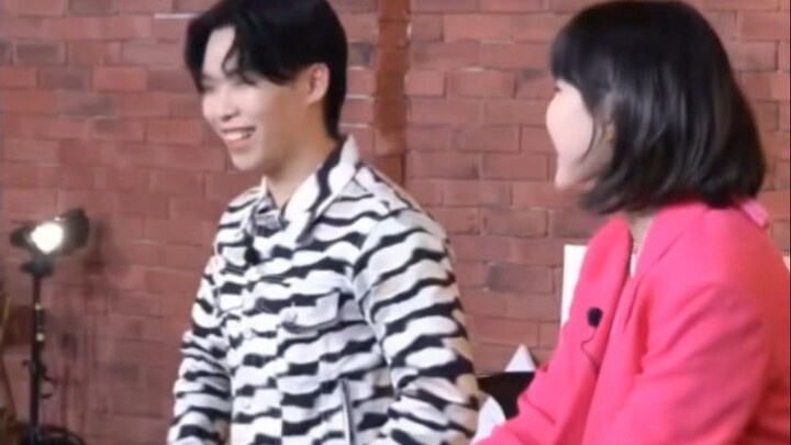 When you feel embarrassed, just watch Lee Chan-hyuk take a hilarious ass-over-tea-kettle fall on the