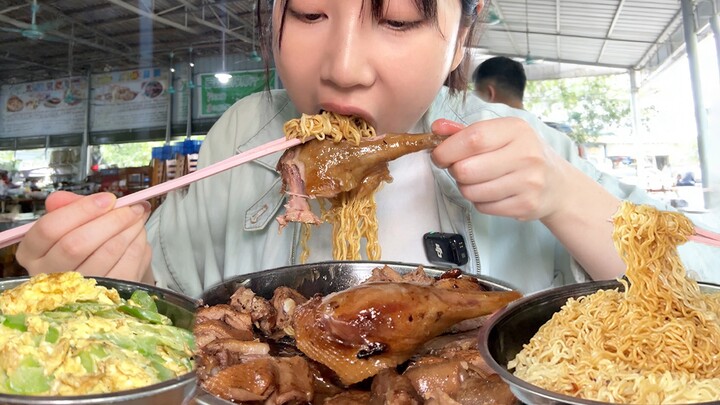 Quán ăn Quảng Đông dưới nhà kính, đồ ăn tính bằng cả chậu!
