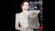 #Yu Wenwen won two large bags of melon seeds#