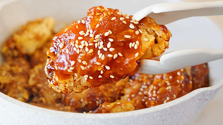 Cắn một miếng là tai tôi ù đi! Tôi thèm gà rán bơ mật ong của KFC quá!