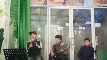menghibur