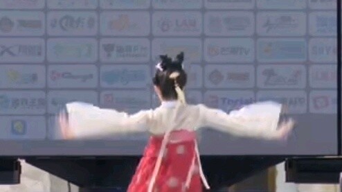 ซุยไทผิง + ทังหยิน คัฟเวอร์แดนซ์ บันทึกการแข่งขันเต้นรำครั้งใหญ่ครั้งแรกของฉัน!