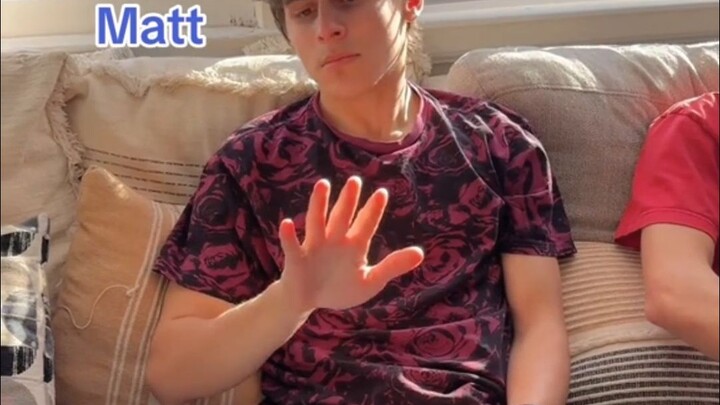 هيمَا للإعلام الدولي | مدون الحياة في الخارج يستخدم الأظافر لتقييم "الغطاء"!