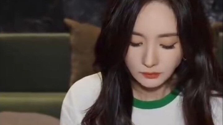 Yang Mi: Who on earth came up with this solid Mango Pomelo Sago? I just can’t figure it out!