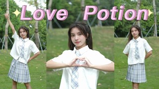 ไม่อยากหวั่นไหว แต่เธอยิ้มให้ฉัน~ 【Love potion】