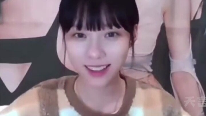 เมื่อไอดอลพบว่าแฟนคลับปีนกำแพง