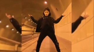 Zhang Yixing's flying dance was so good that netizens imitated him