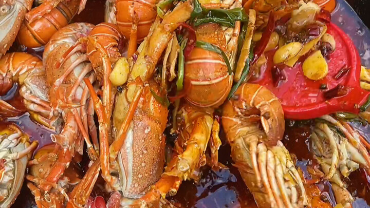 Little Tiger Devours Thailand: The Ultimate Spicy Crawfish — Thailand’s Little Blue Lobster Crawfish